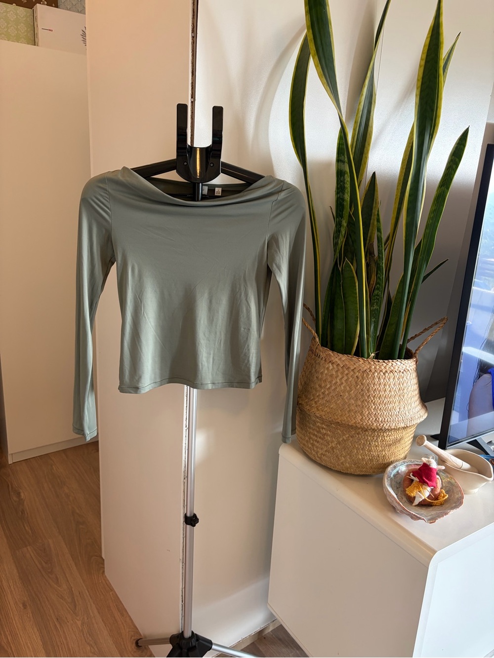 Wilfred Long Sleeve Boatneck Top in Sage